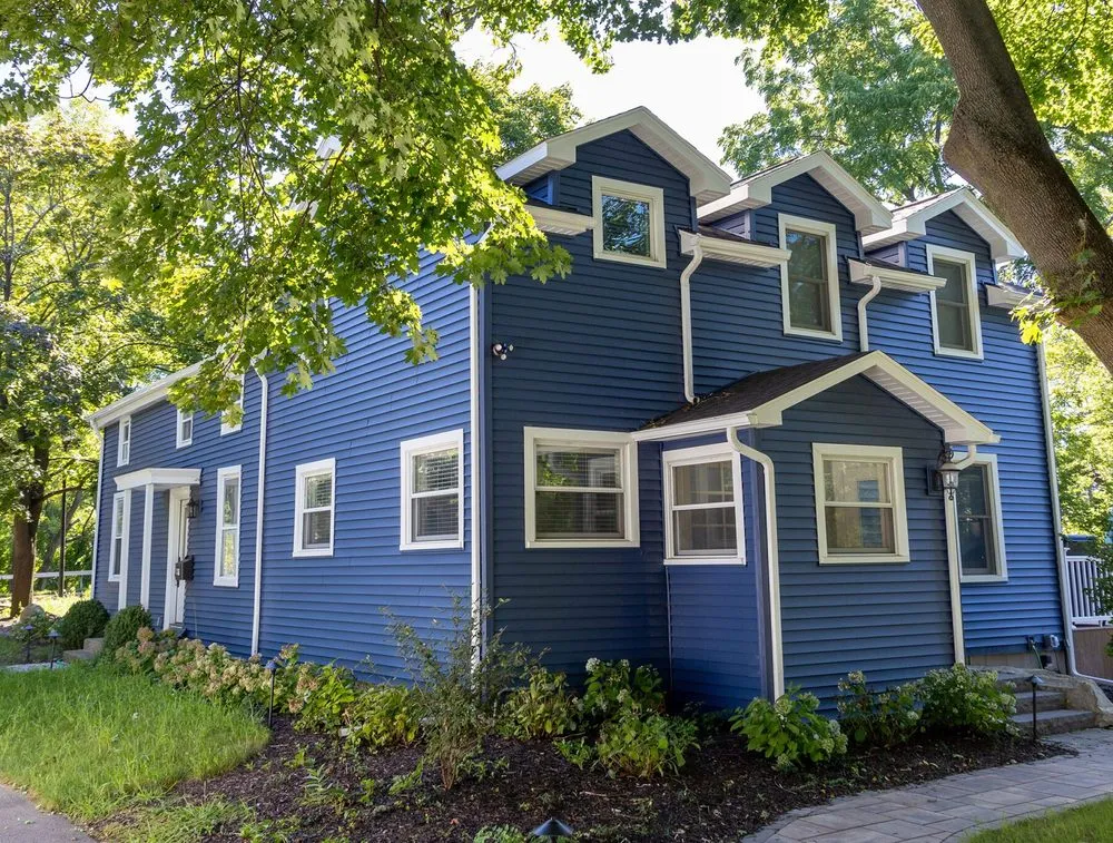 Slide of Oaks Roofing and Siding