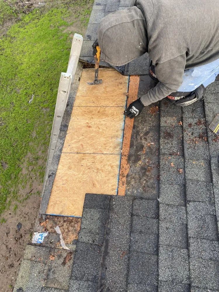 Slide of Octavio Sajuan Roofing