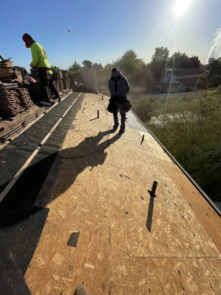 Slide of Off The Roof Roofing