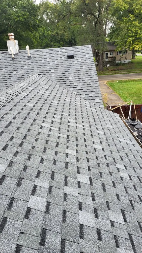 Expert residential roofing service in Ramsey, IL - O&L Roofing