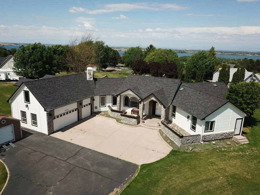 Slide of One Truss Roofing & Solar