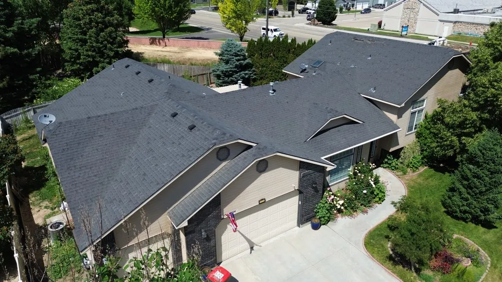 Slide of One Truss Roofing & Solar