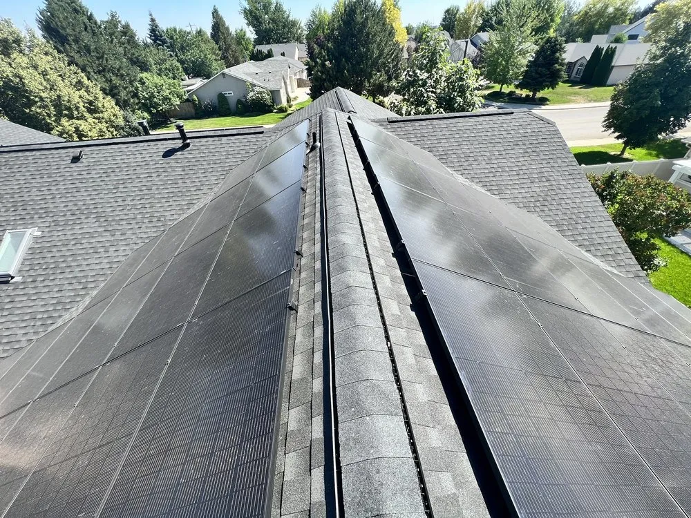 Slide of One Truss Roofing & Solar