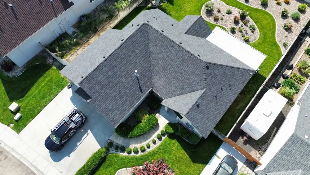 Slide of One Truss Roofing & Solar