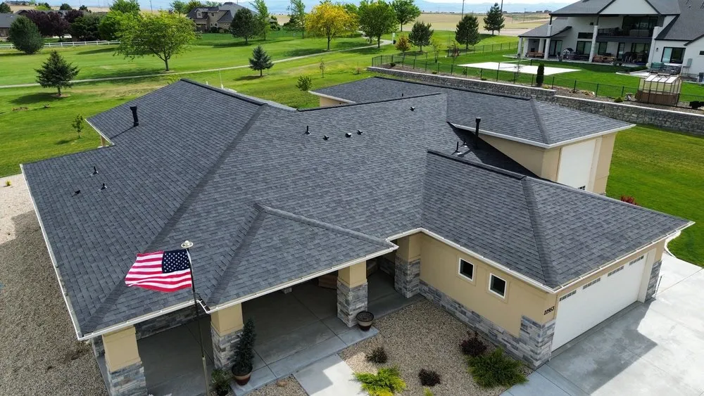 Slide of One Truss Roofing & Solar