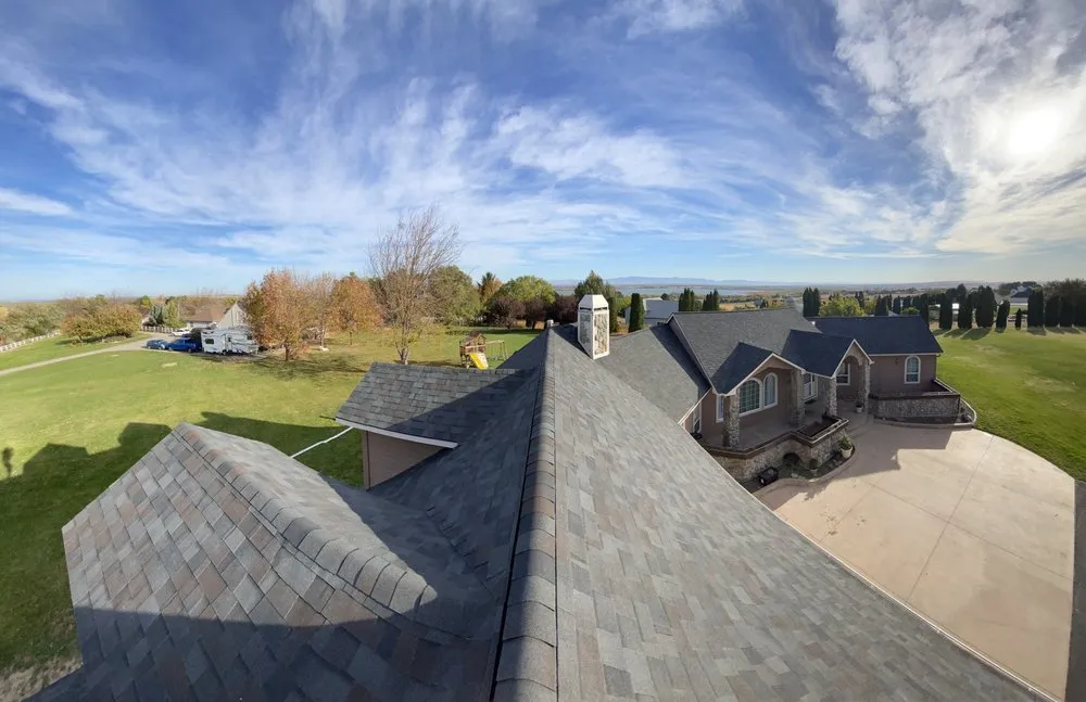 Slide of One Truss Roofing & Solar