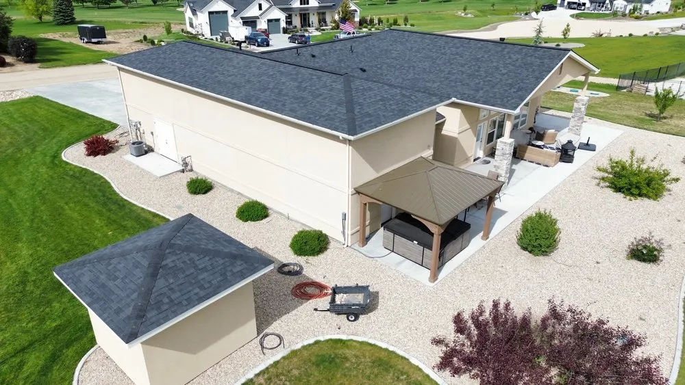 Slide of One Truss Roofing & Solar