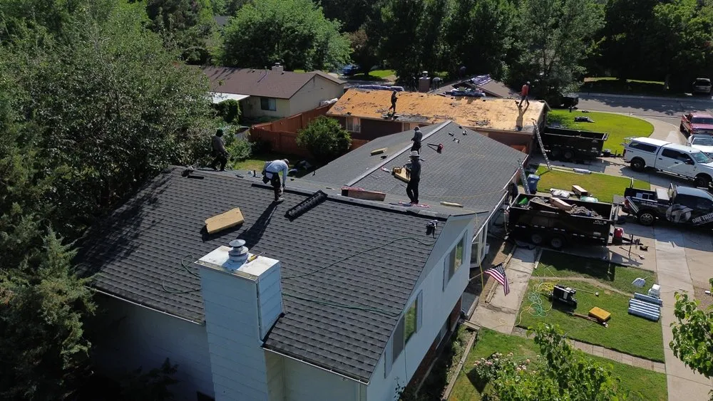 Slide of One Truss Roofing & Solar