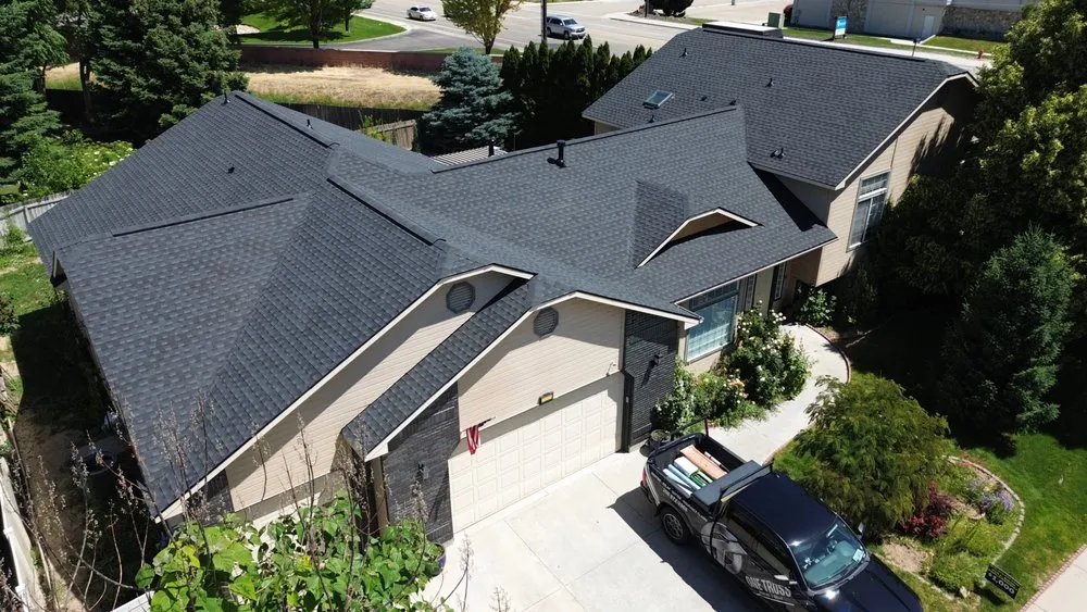 Slide of One Truss Roofing & Solar