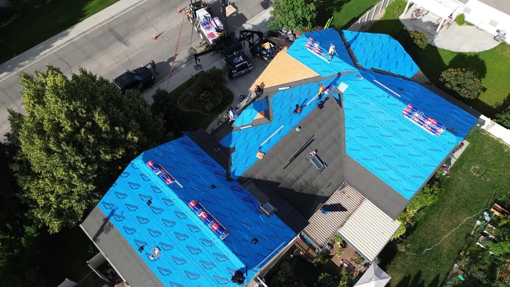 Slide of One Truss Roofing & Solar