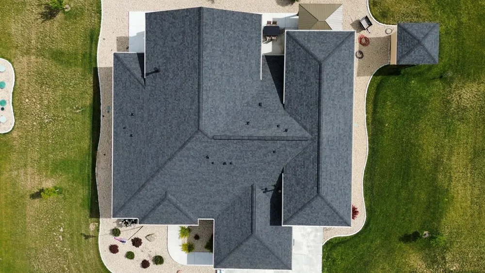 Slide of One Truss Roofing & Solar