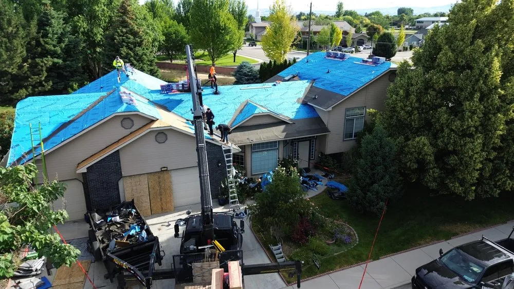 Slide of One Truss Roofing & Solar