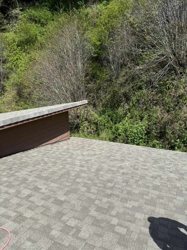 Slide of Oregon Gutter and Roof