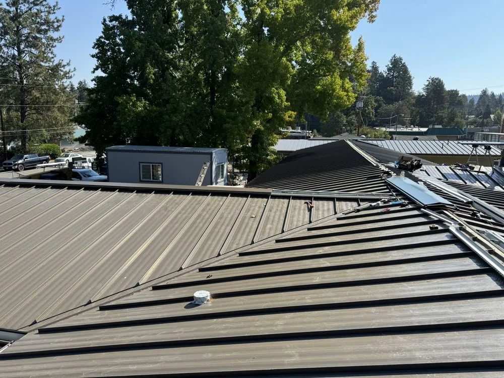 Slide of Oregon Gutter and Roof