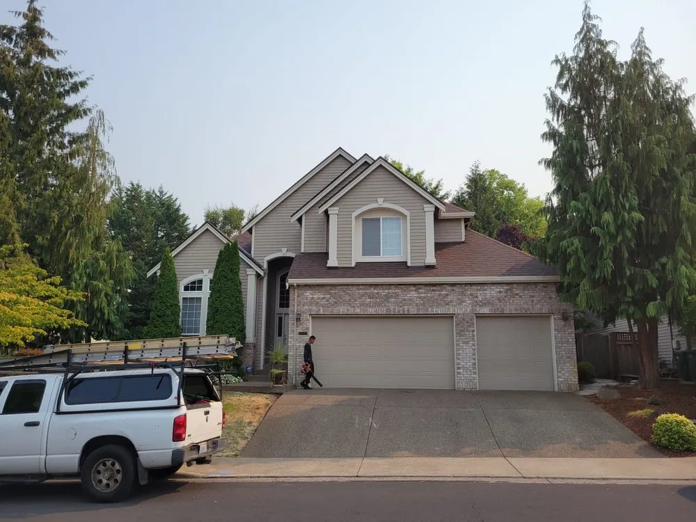 Slide of Oregon Roofers