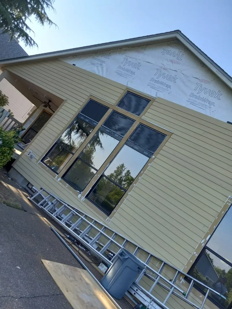 Slide of Oregon Roofers