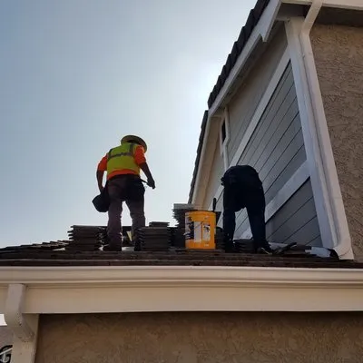 Oscar's Roofing Logo