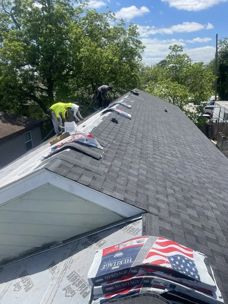 Slide of Oseguera Construcción