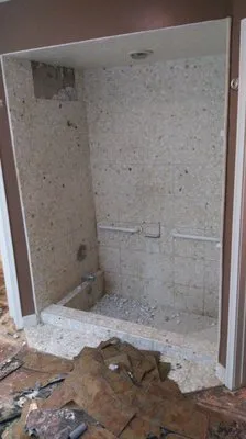 Osman Maradiaga Construction Logo