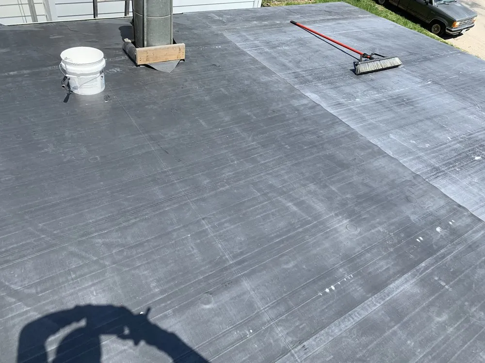 Trusted shingle roofing service in Middletown, IL by Outlaw Design