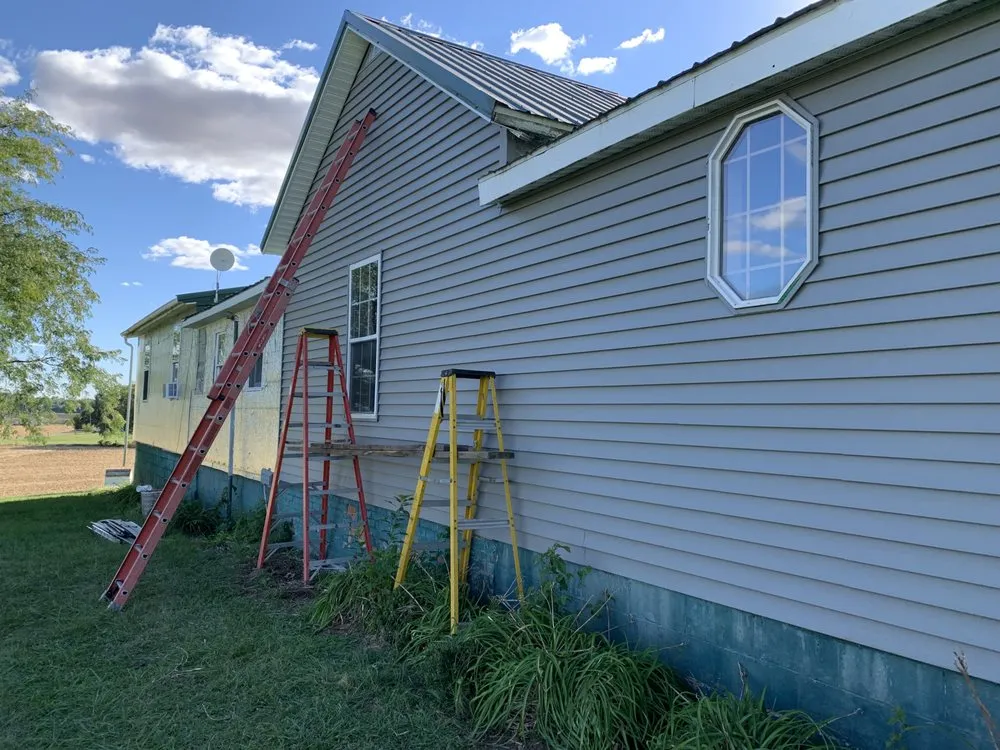 Reliable roof replacement in Middletown, IL - Outlaw Design