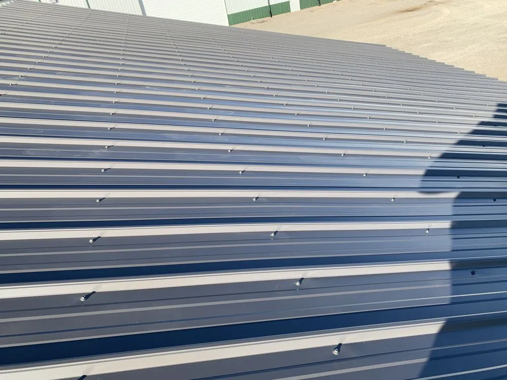 Top-rated roof repair for fast service in Middletown, IL by Outlaw Design