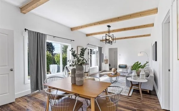 Outrigger Construction Logo