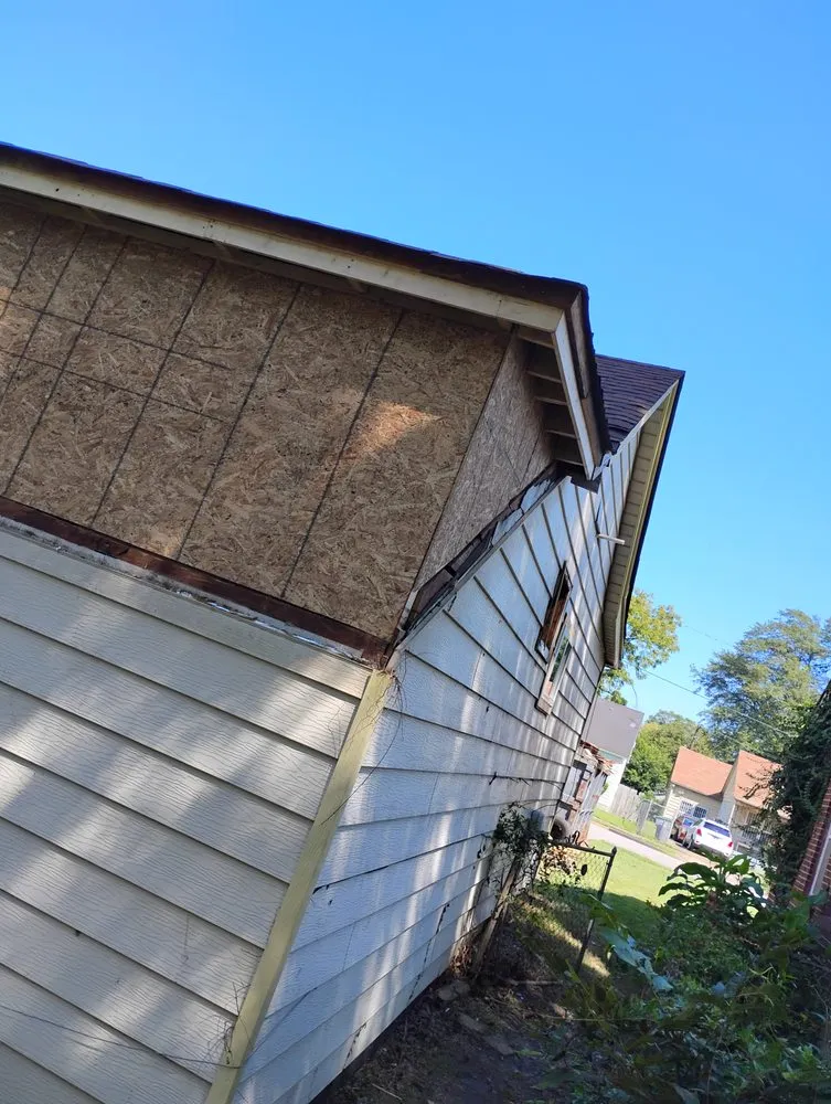 Slide of Paco The Fixer Pro