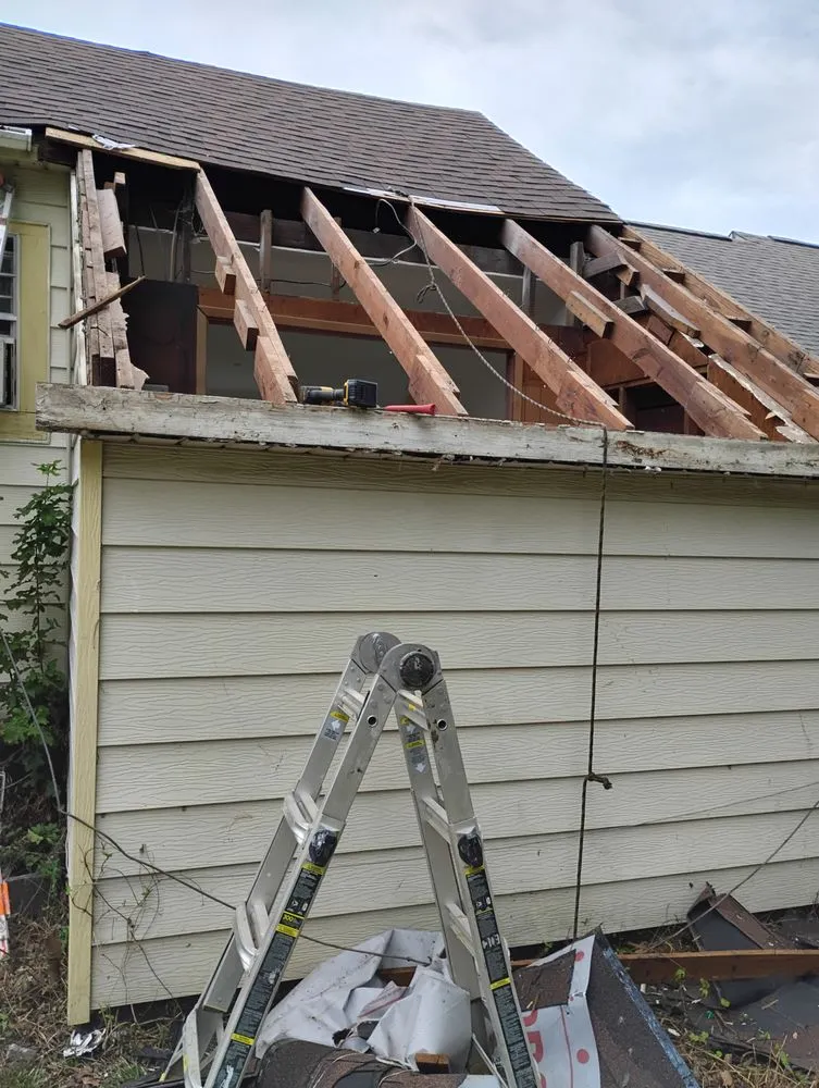 Slide of Paco The Fixer Pro