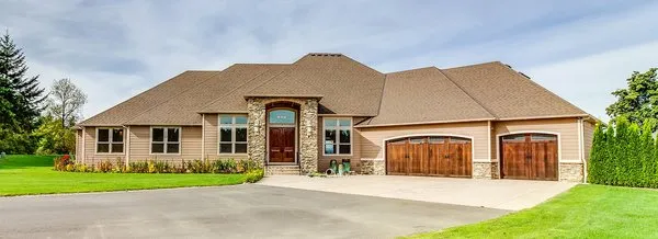 Paitson Roofing & Siding Logo