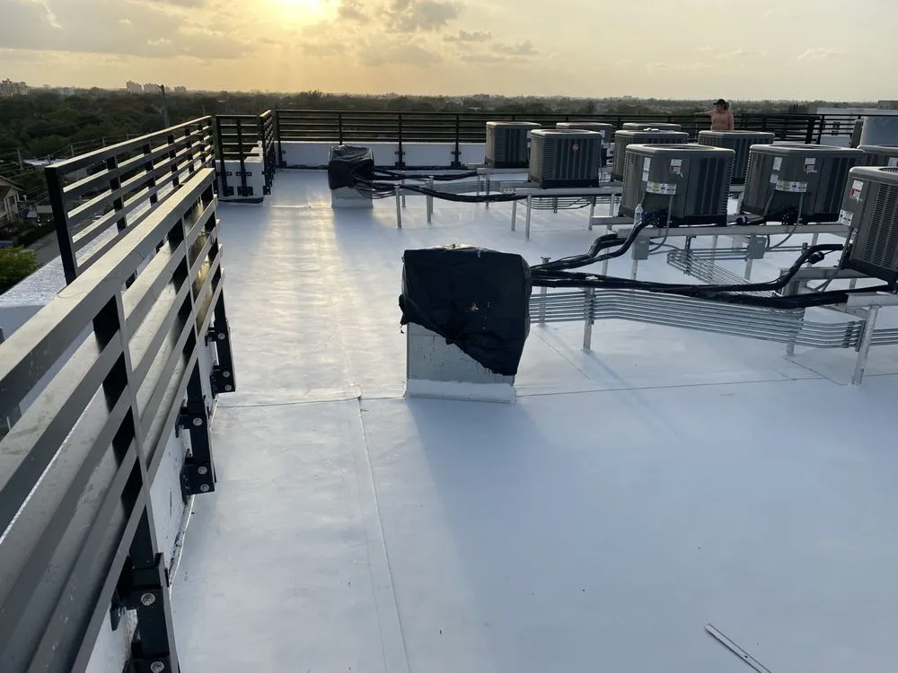 Slide of Paiz Construction