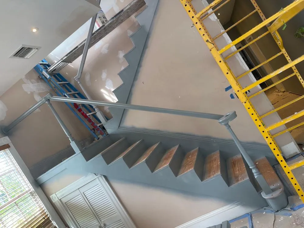 Slide of Paiz Construction