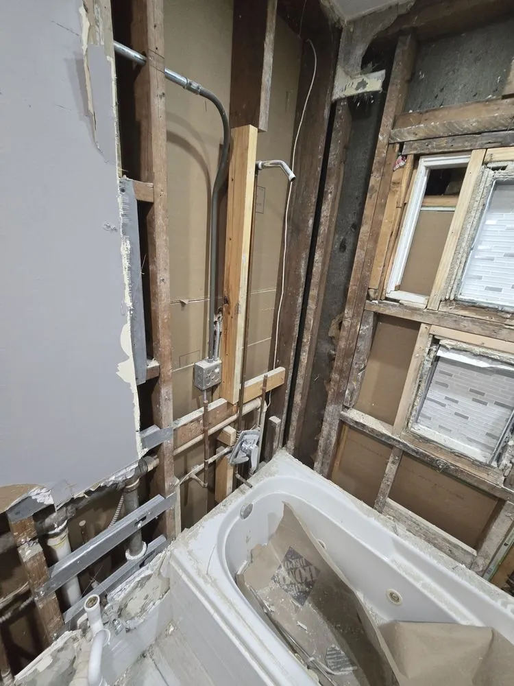 Slide of Palomino Construction and Roof