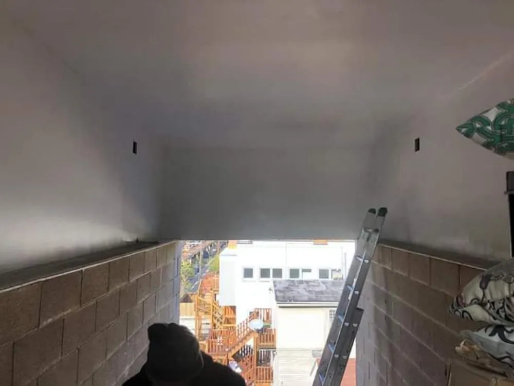 Slide of Palomino Contrucción And Roof