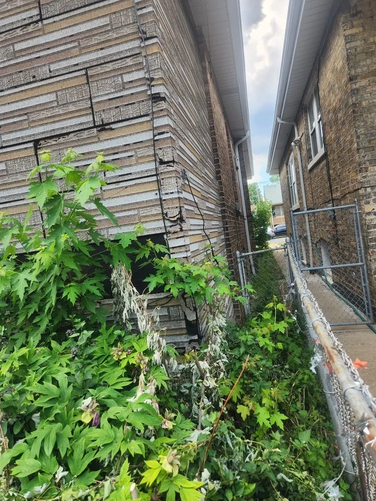 Slide of Palomino Contrucción And Roof