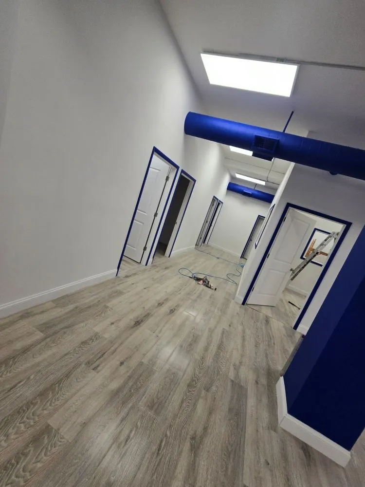 Slide of Palomino Contrucción And Roof