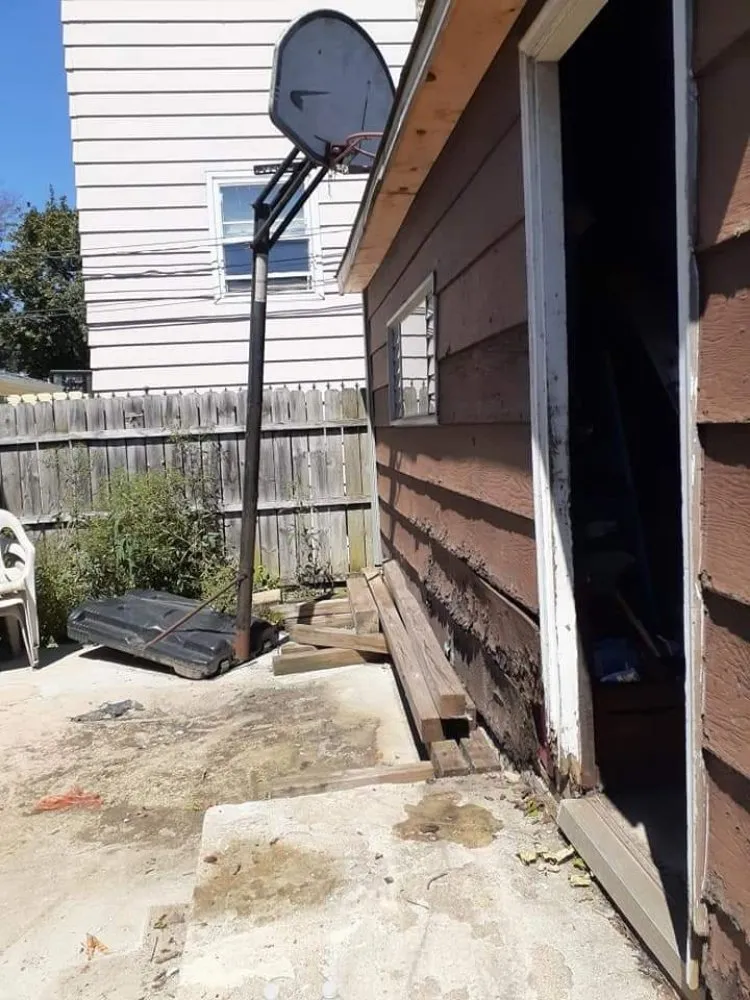 Slide of Palomino Contrucción And Roof