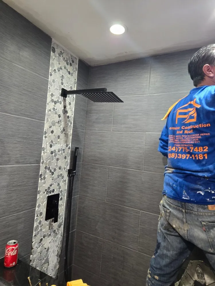 Slide of Palomino Contrucción And Roof