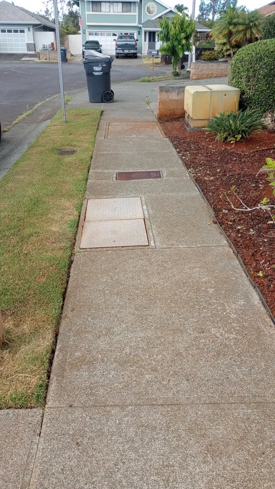 Licensed storm damage roof repair in Mililani, HI by Papaya Powerwashing