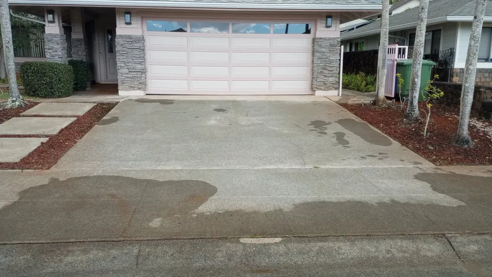 Reliable roof repair experts serving Mililani, HI - Papaya Powerwashing