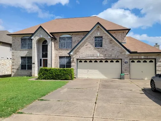 Parabella Roofing Logo