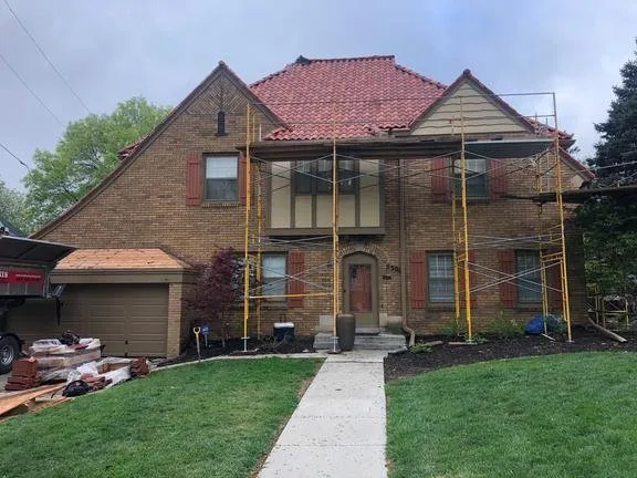 Slide of Paradise Builders