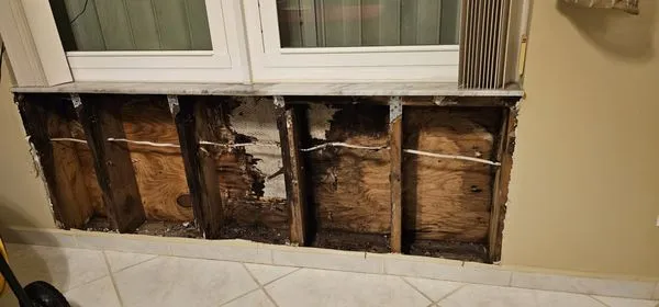 Paradise Exteriors Logo