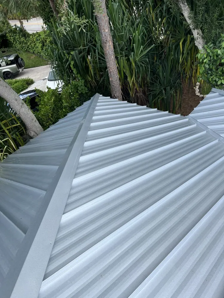 Slide of Paradise Roofing & Construction