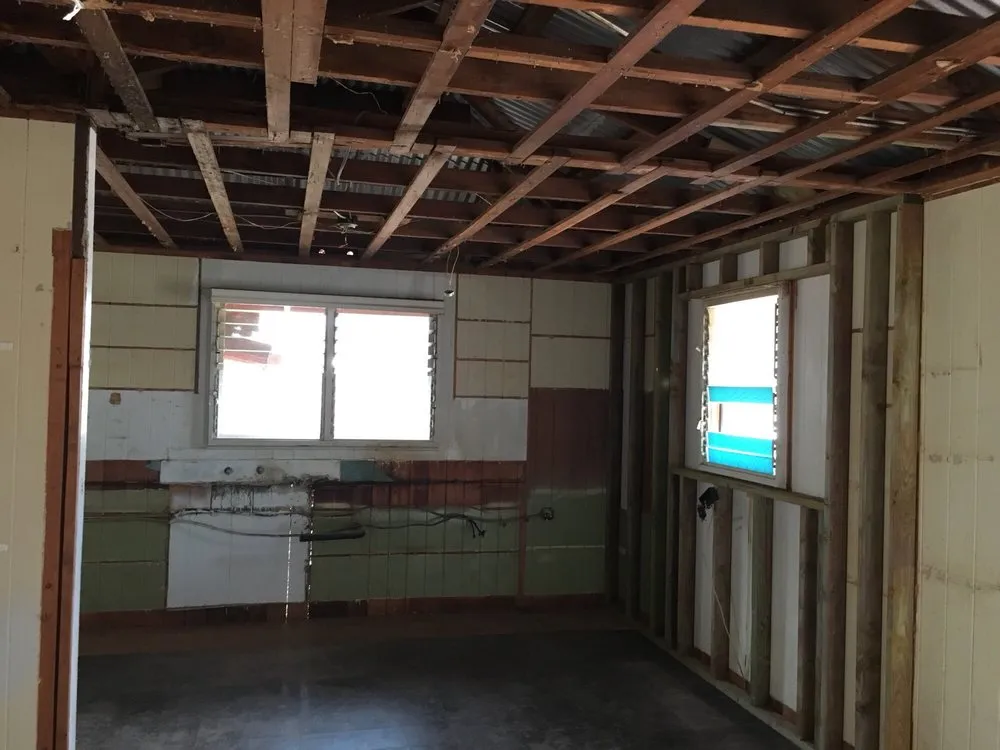 Slide of Paradise Roofing