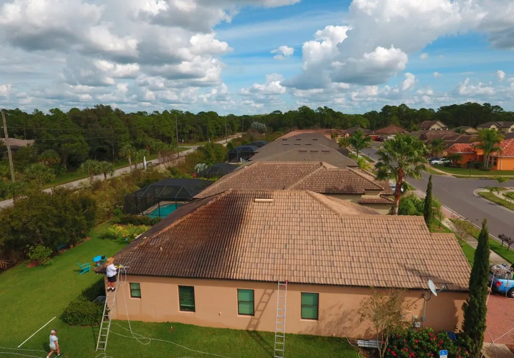 Emergency storm damage roof repair experts serving Pt Charlotte, FL - Paradise Soft Wash