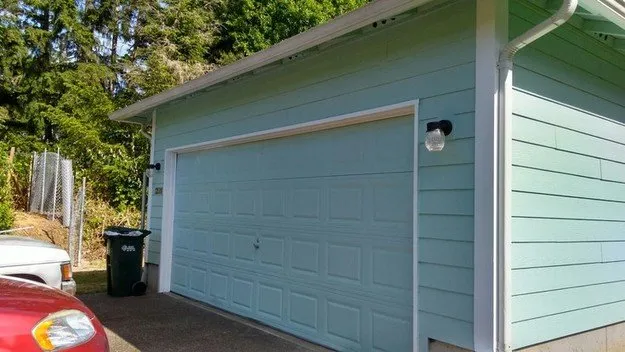 Slide of Paragon Construction