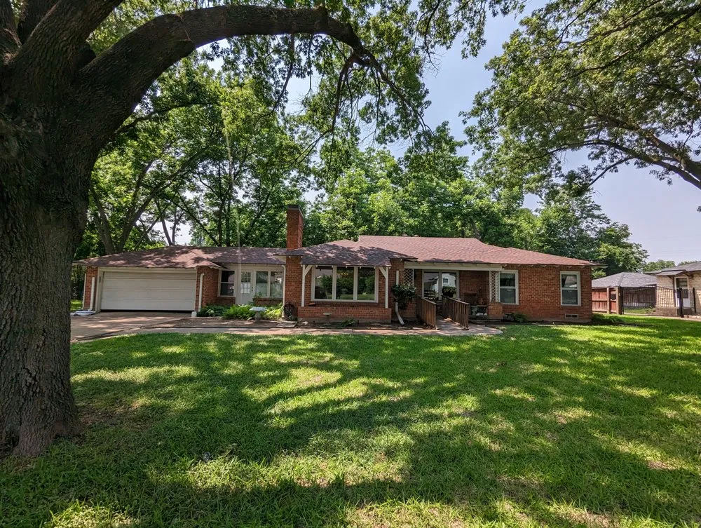 Slide of Parallel Roofing & Construction