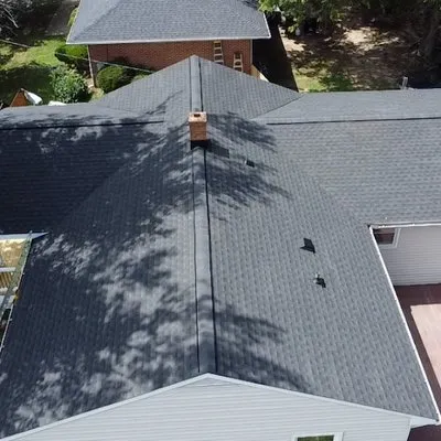 Paramount Roofing & Construction Logo