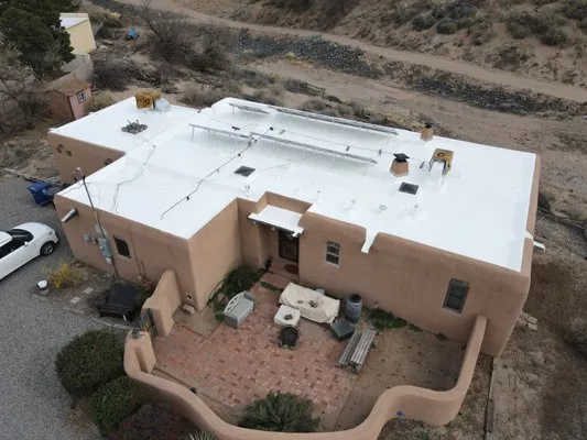 Paramount Roofing Logo